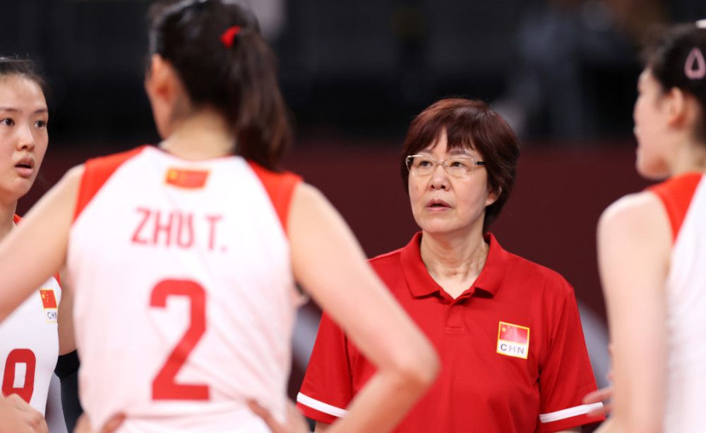 说着，他又补充一句，道：宋小姐是宋家的长女，马上就要接管整个家族，如果咱俩这个事儿能办的漂漂亮亮，以后你我都受益无穷。